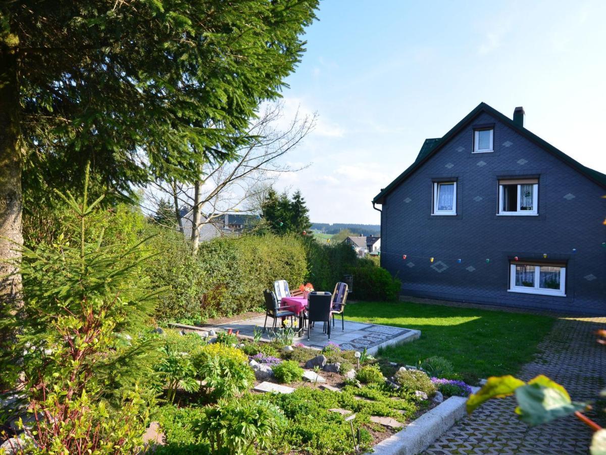 Holiday Home With Garden Neustadt am Rennsteig Habitación foto