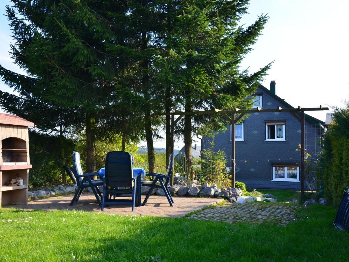 Holiday Home With Garden Neustadt am Rennsteig Habitación foto