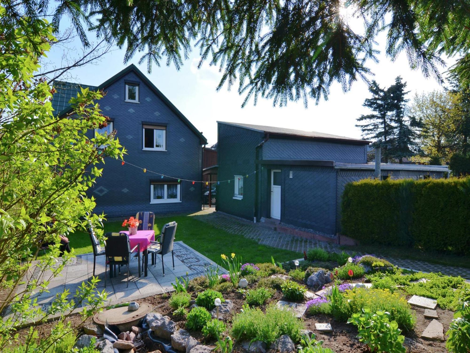 Holiday Home With Garden Neustadt am Rennsteig Exterior foto